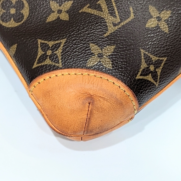 Authentic Louis Vuitton Coussin Monogram - Picture 5 of 16